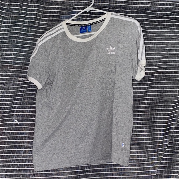 grey adidas t shirt